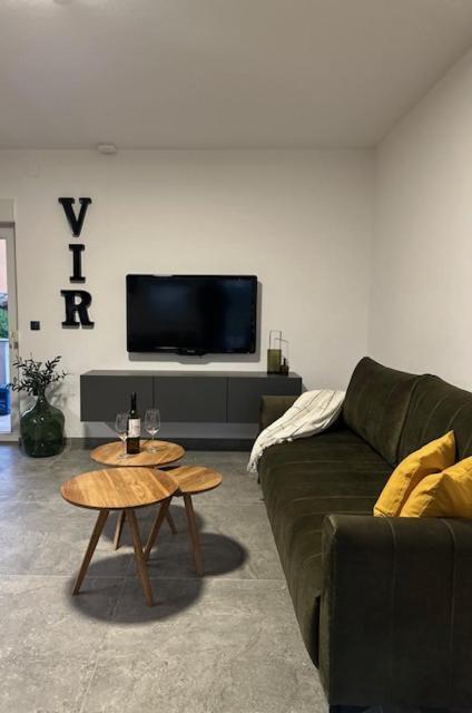 Nea Apartment Vir