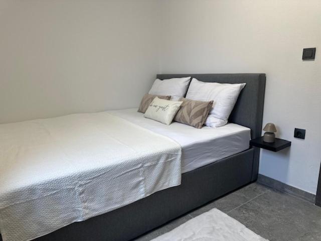 Nea Apartment Vir